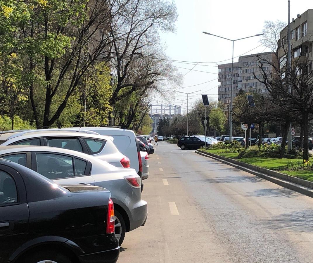 Cozy And Clean Apartment, Near National Arena Bukarest Exterior foto