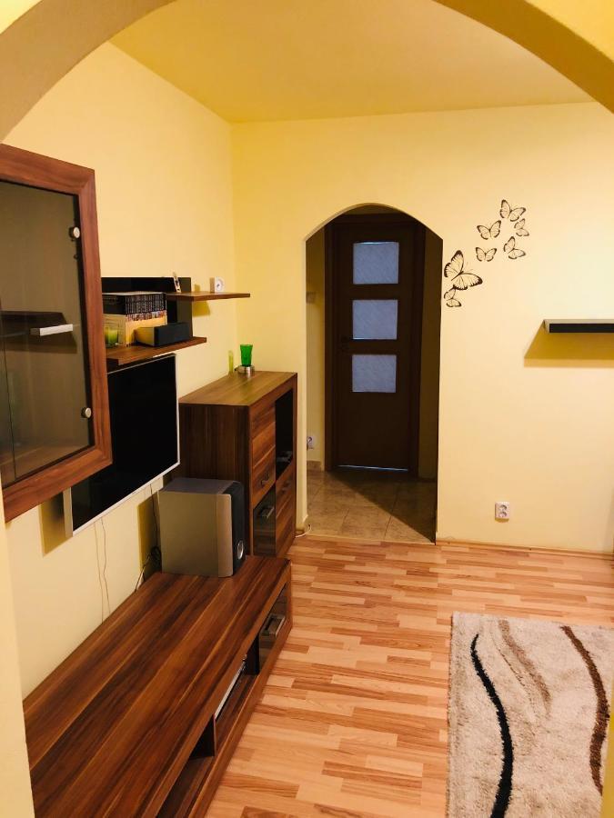 Cozy And Clean Apartment, Near National Arena Bukarest Exterior foto