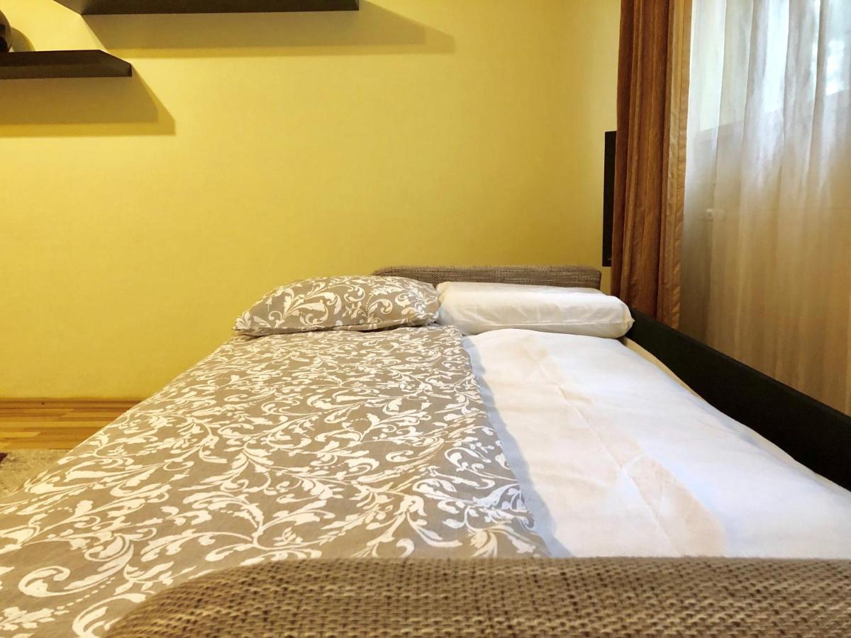 Cozy And Clean Apartment, Near National Arena Bukarest Exterior foto
