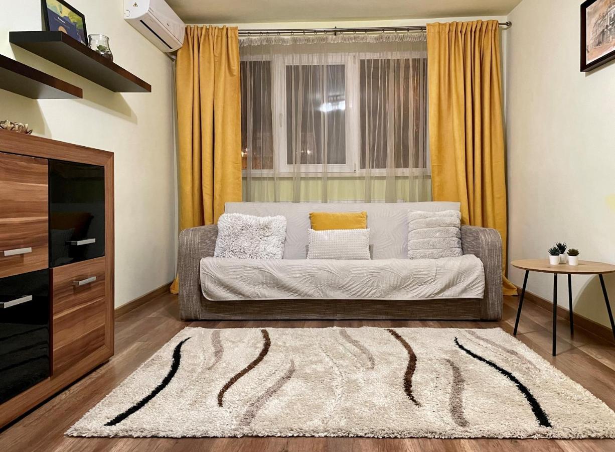 Cozy And Clean Apartment, Near National Arena Bukarest Exterior foto