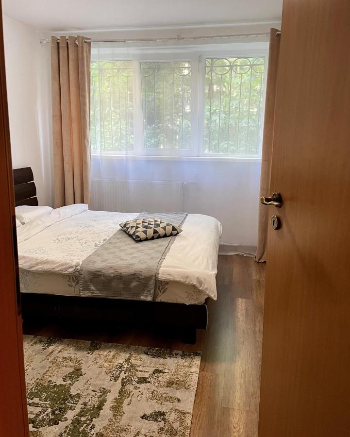 Cozy And Clean Apartment, Near National Arena Bukarest Exterior foto